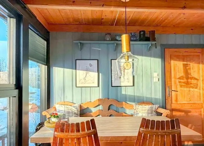 6 Bed Traditional Mountain In Geilo - Close To Skiing And Hiking Holiday home Hol (Buskerud)